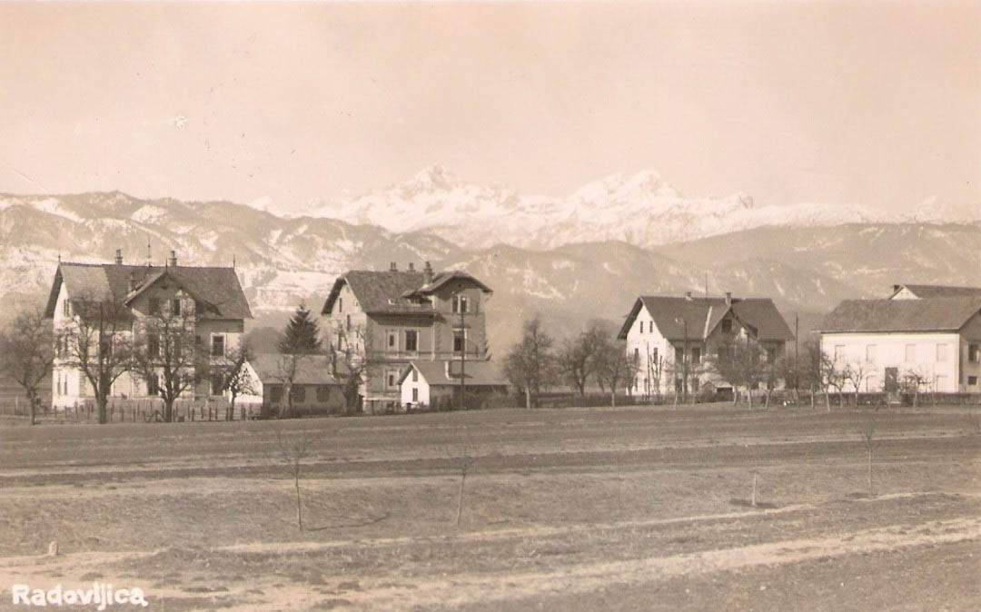 Hudovernikova in Globočnikova vila ter Gasilski dom, od. 1933 (arhiv Zvone Razinger)