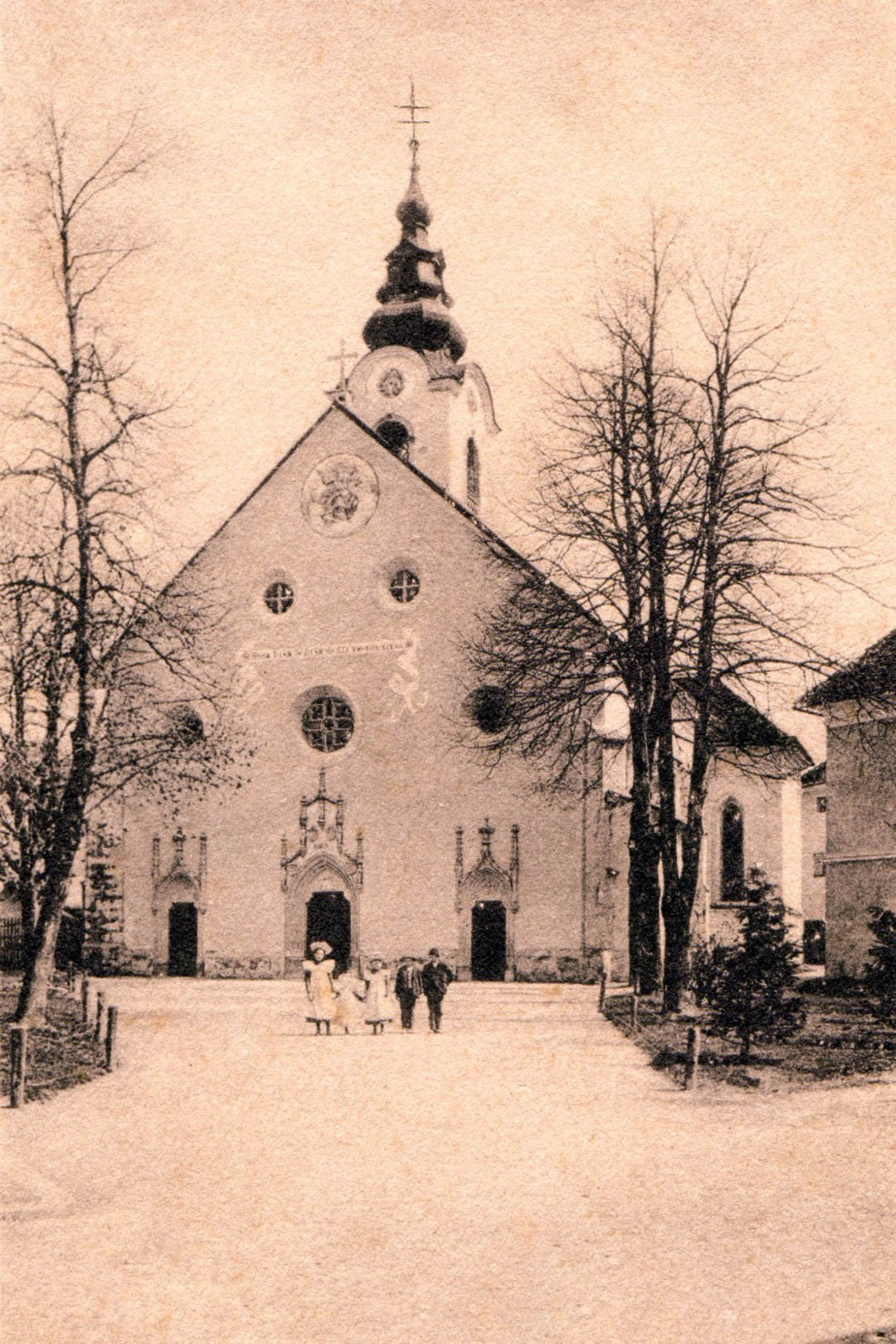 g1) Cerkev sv. Petra, pred 1908 (arhiv družine Sartori-Čebulj)