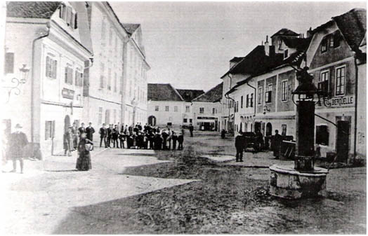 Stari vodnjak na mestnem trgu, pred 1900