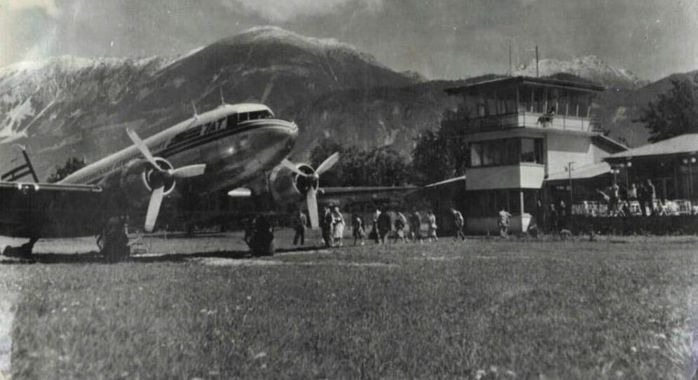 Vkrcanje potnikov na JAT-ovo letalo, 19552
