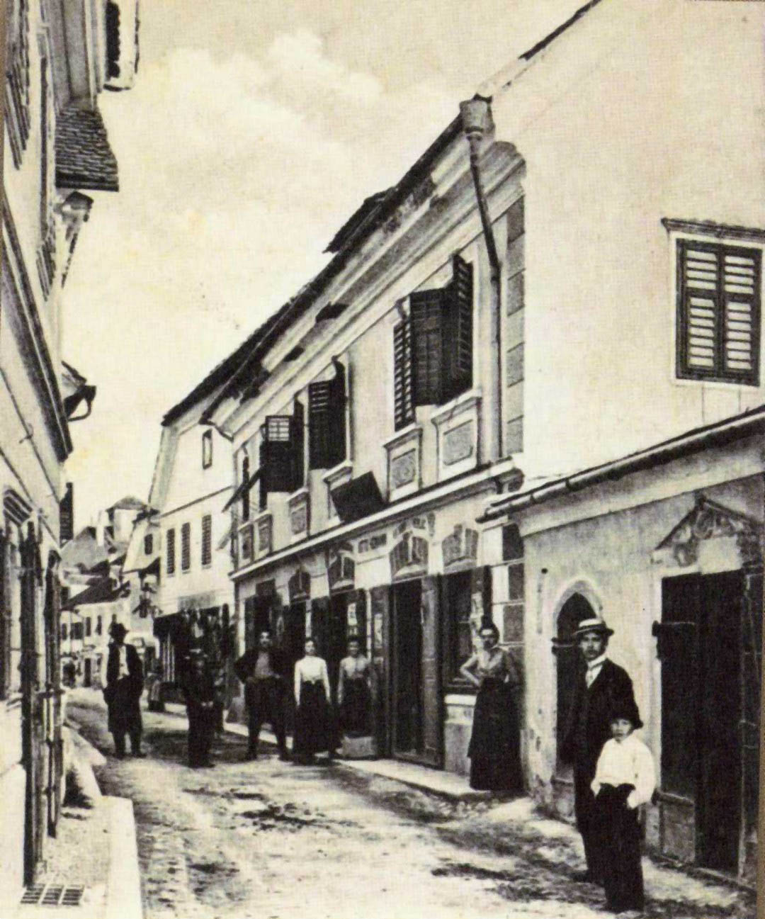 m1) Vhod v trg, 1906 (arhiv Jelka Lapuh)