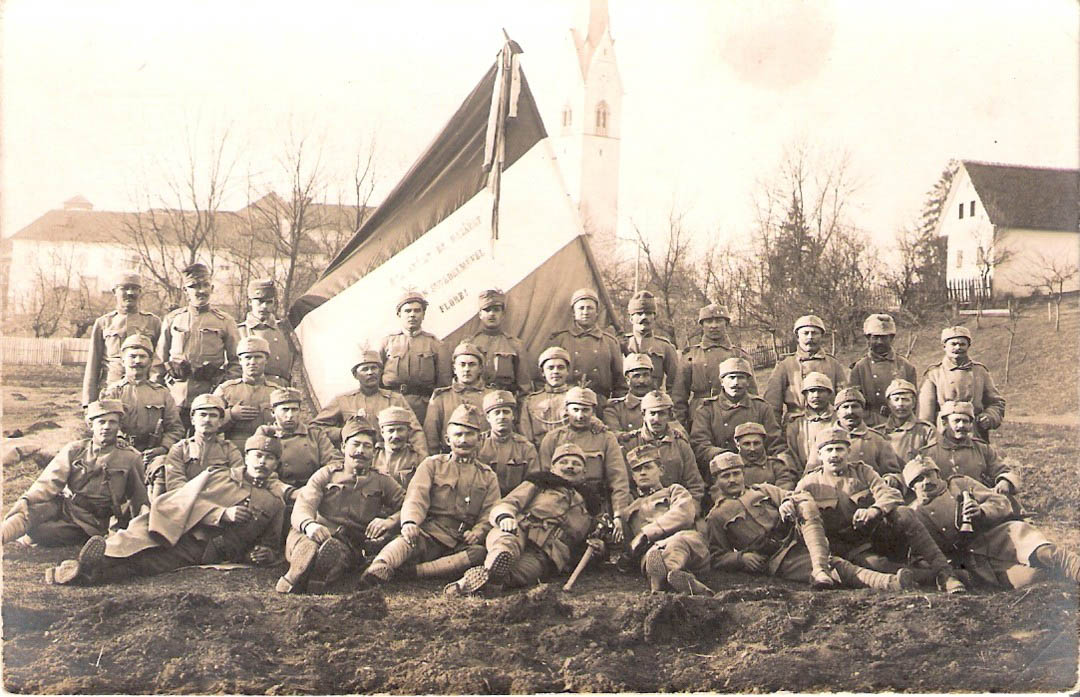g1) Vojaki v Predtrgu, 1915 (DAR)