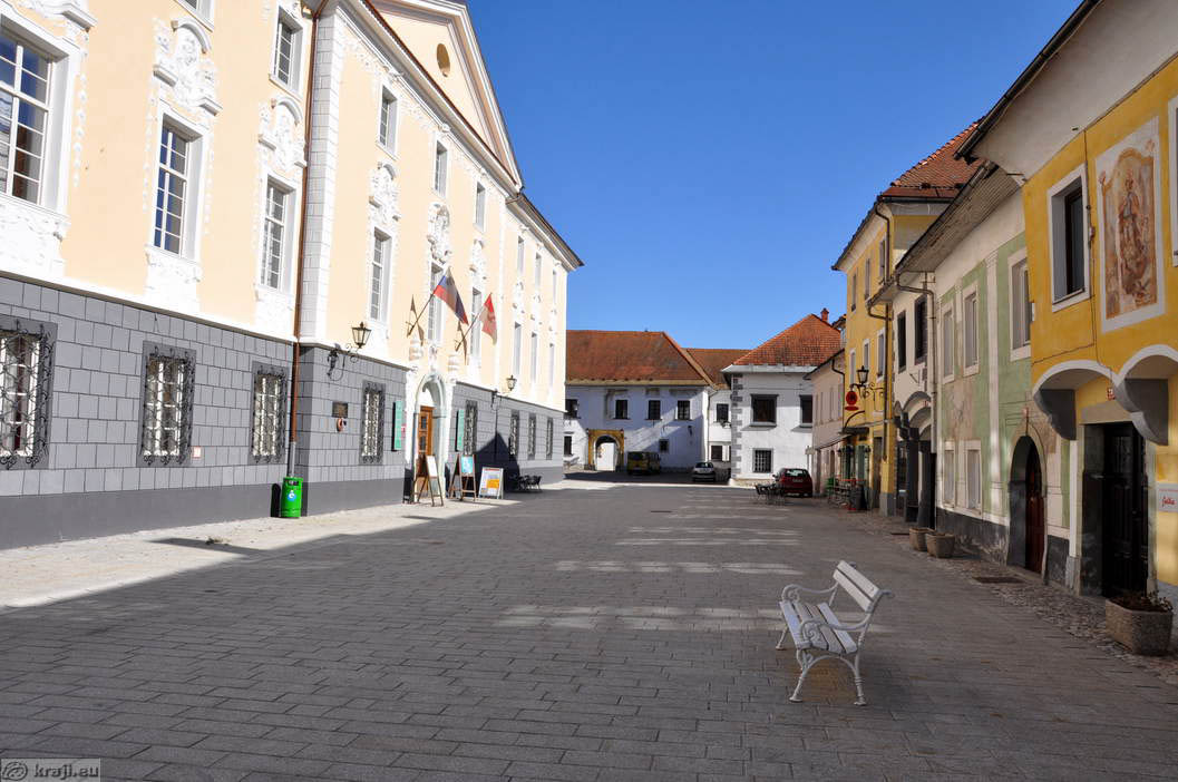 Staro mestno jedro v Radovljici - Linhartov trg