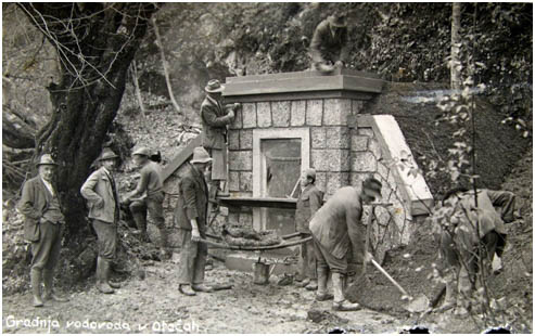 Gradnja vodovoda v Otočah, 1935