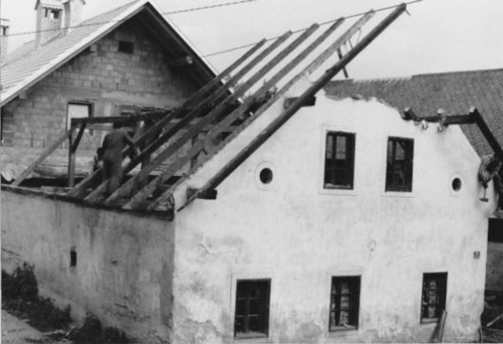 Podiranje Bavantove stare hiše, 1981